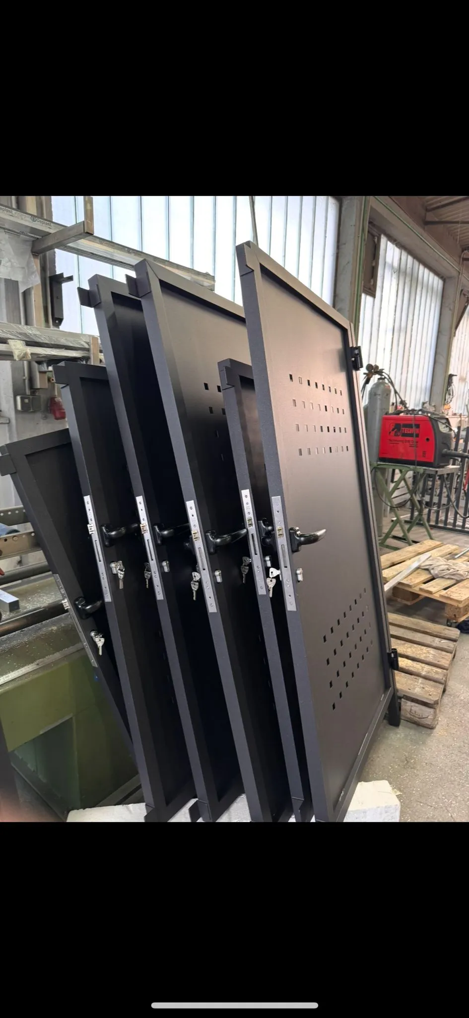 Aluminijski smetlarnik s više komora